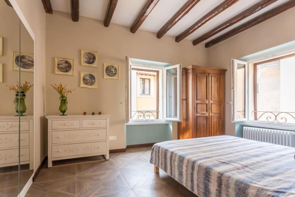 Frangipane 31 Monti Terrace Apartment Roma Ngoại thất bức ảnh